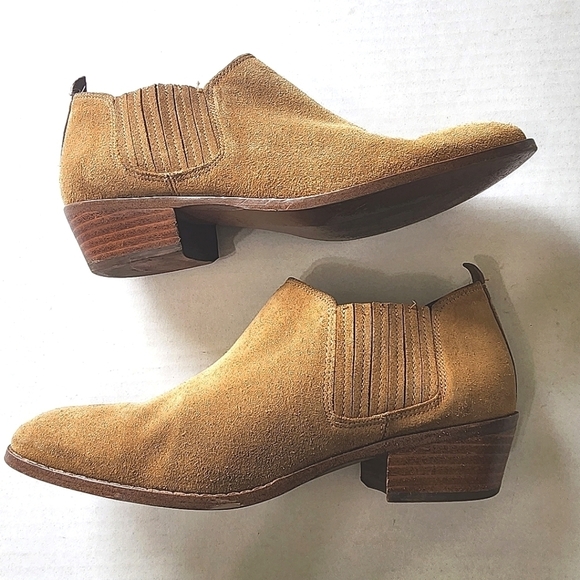 🌸 Coach | Brown Suede Ankle Boots,‎ size 8 - Picture 1 of 5